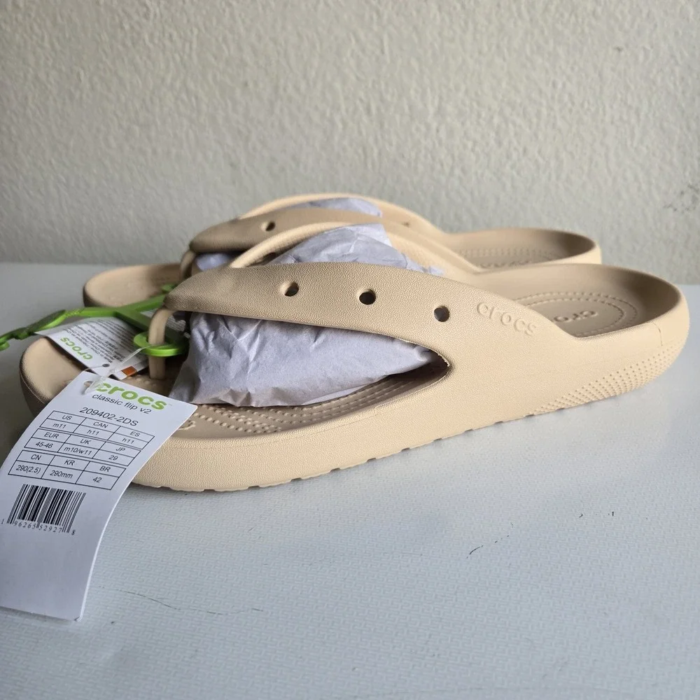 Crocs Classic Flip Flops V2 Sandals Beige Shitake Men's 11/‎ Women's 13 New